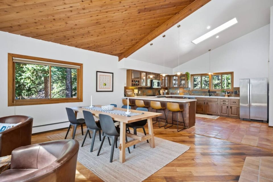 Dinning Room Kitchen - VIews