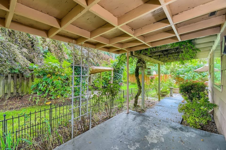 covered back porch 