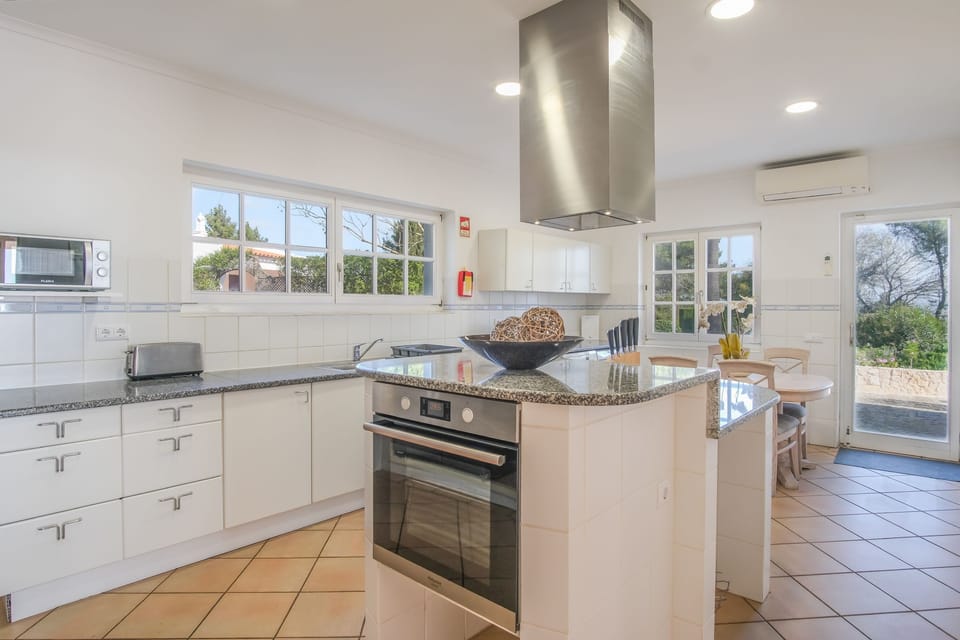 Functional kitchen with island design
