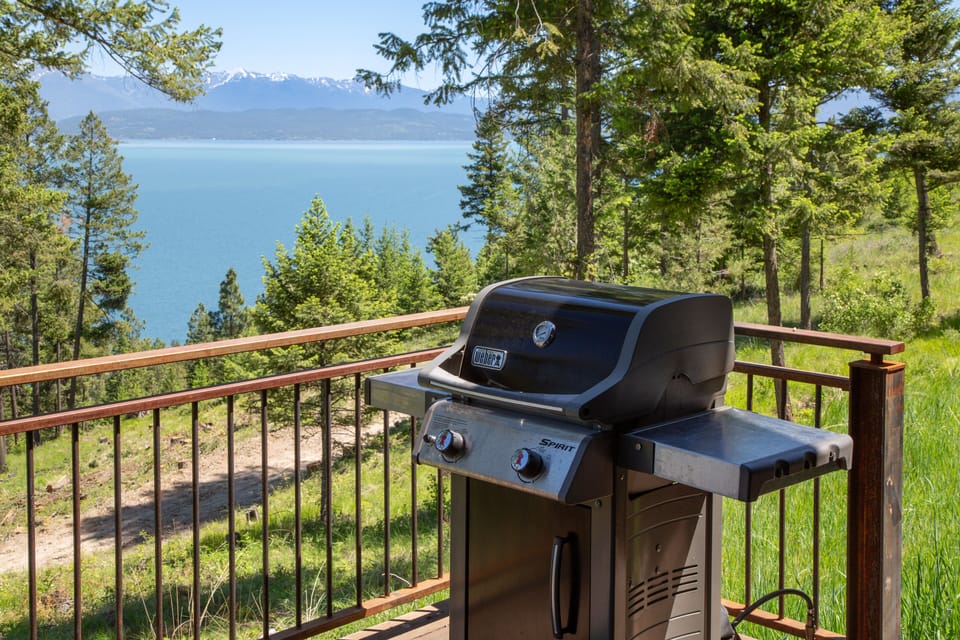 Grill out on the deck | Exterior