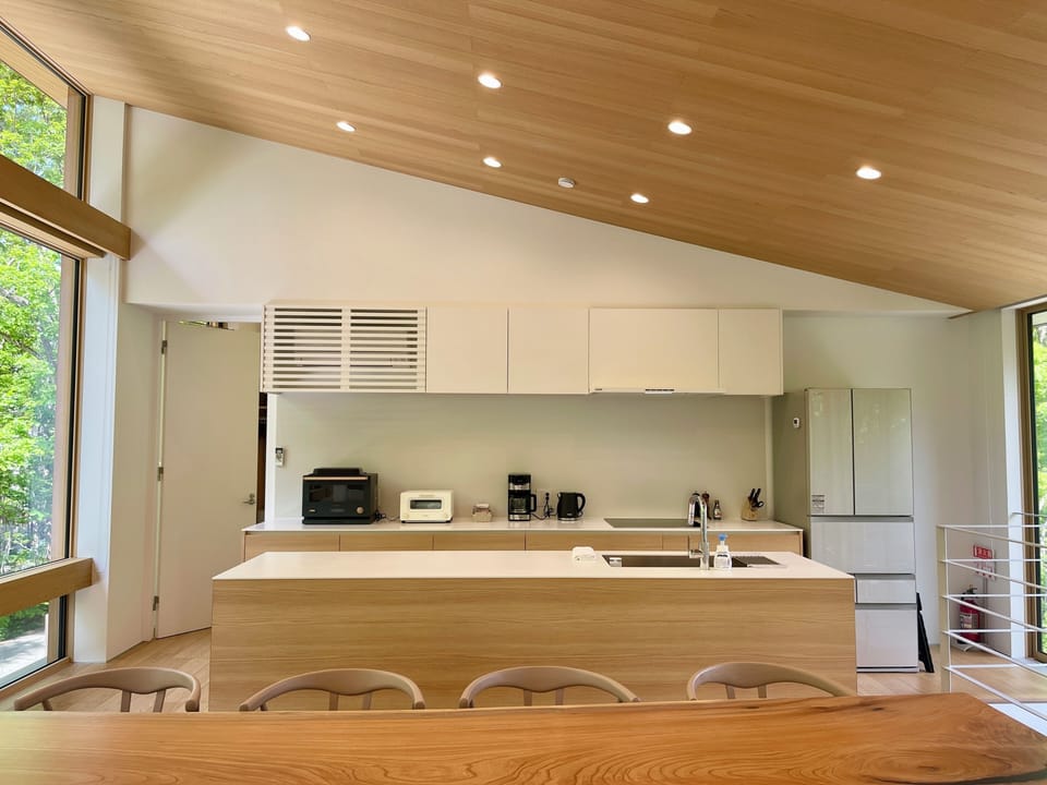 Luxury Villa, Mountain View | Private kitchen | Fridge, microwave, oven, stovetop