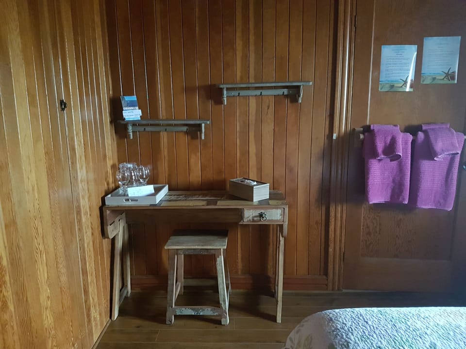 Room #3 | Free WiFi