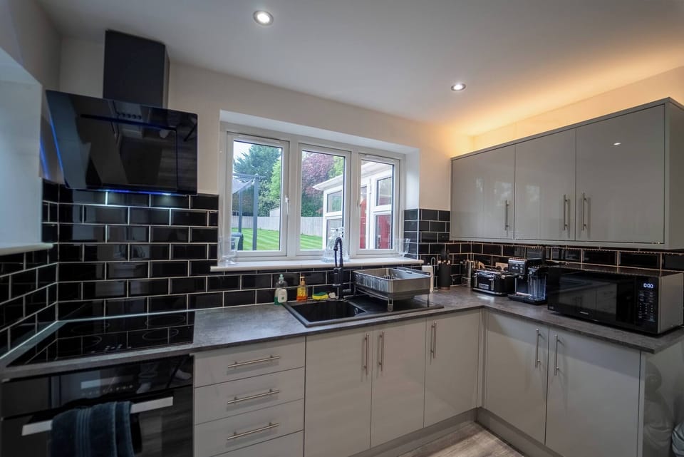 House, 3 Bedrooms, Balcony | Interior