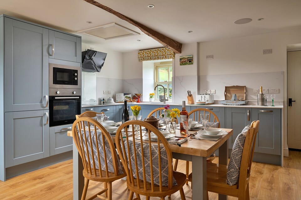 Cottage | Dining