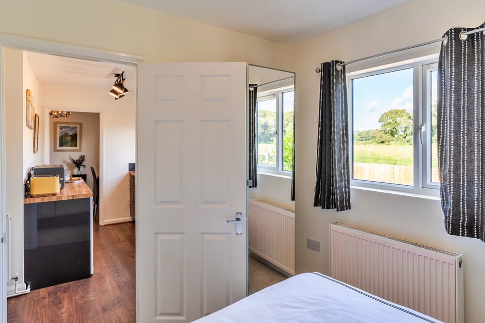 Cottage in Somerset With Stunning Garden Views Cottage in Sedgemoor