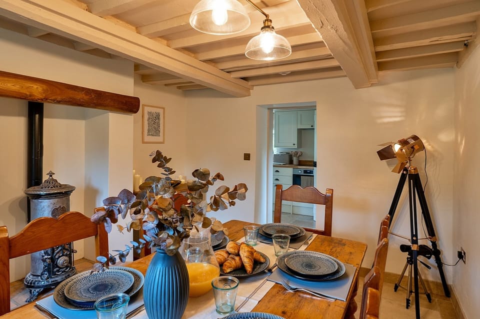 Cottage | Dining