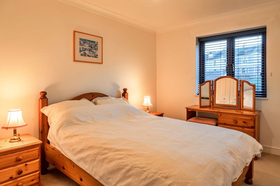 Apartment in Falmouth Near Beaches & Harbour Apartment in England