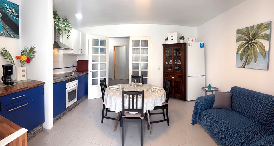 Apartment, 2 Bedrooms, Terrace, Pool View | Dining room