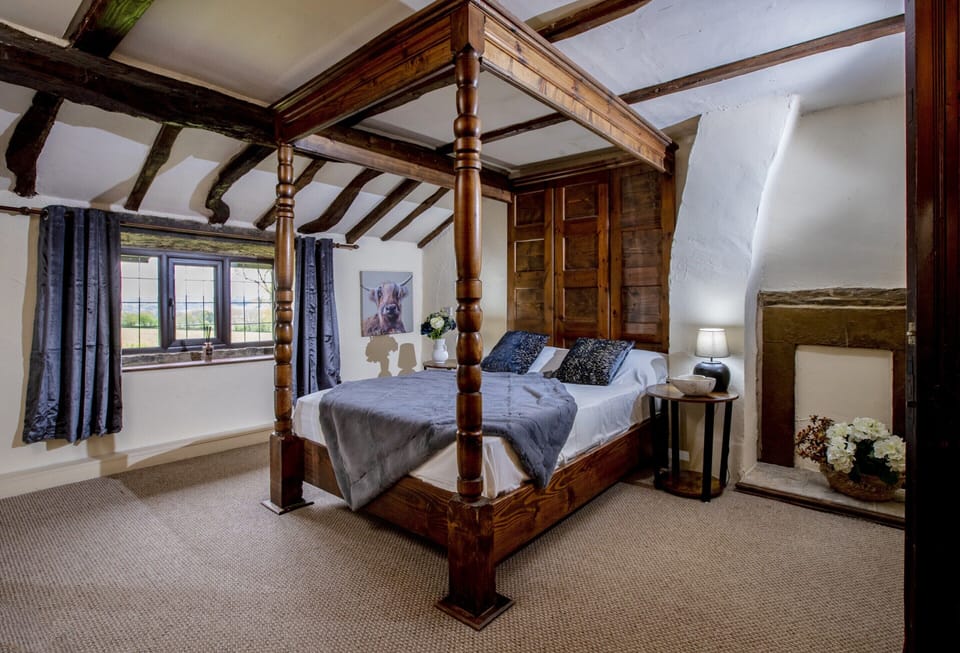 1 Bedroom Cottage in Bury, No Deposit Cottage in Rossendale