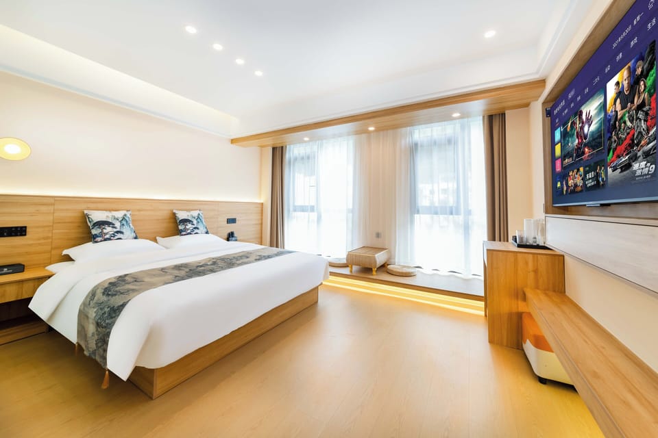 Luxury Double Room | Premium bedding, down comforters, pillowtop beds, individually decorated