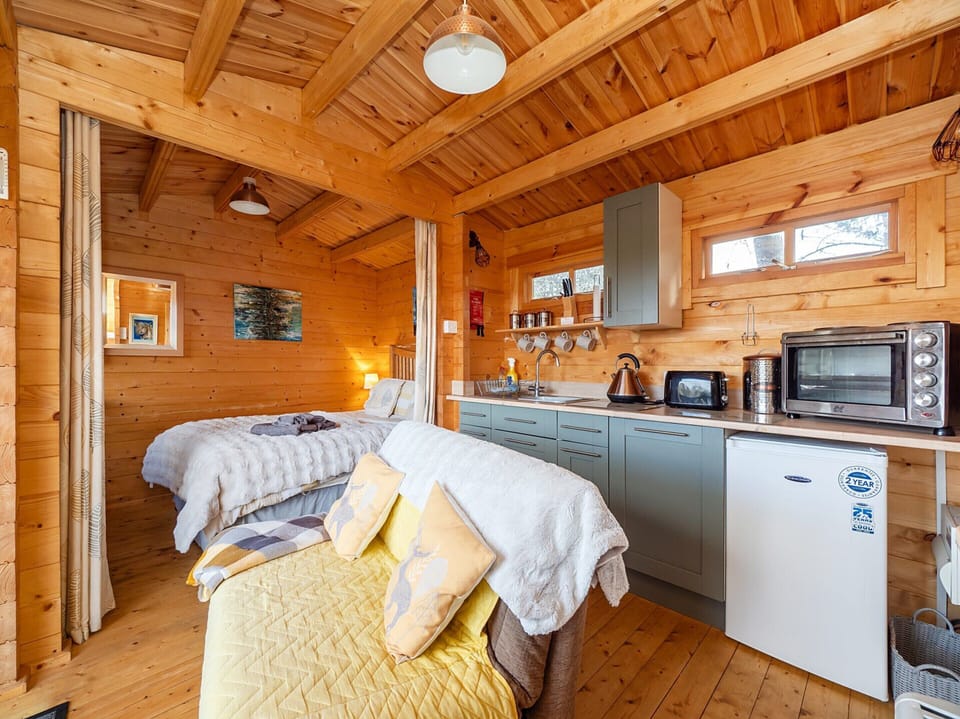 Pet-friendly Chalet in Surlingham, No Deposit Chalet in Broadland District