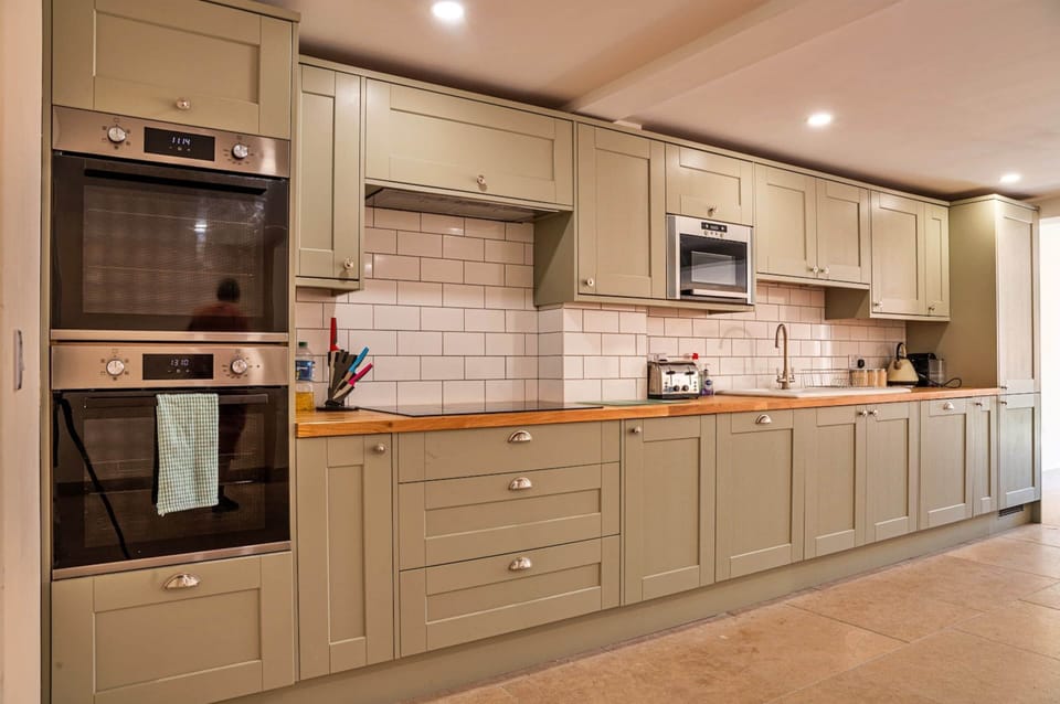 Cottage | Private kitchen | Highchair