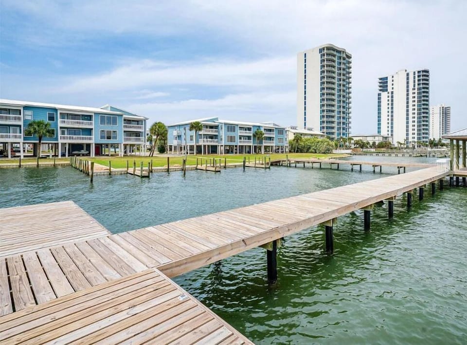 Condo, 3 Bedrooms | Marina