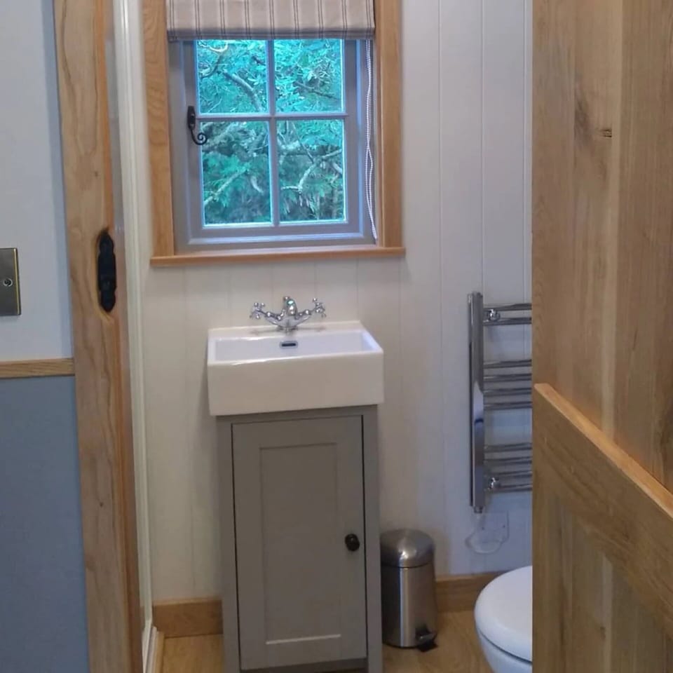 Shepherd's Hut in Sussex With Fire Pit & Wildlife Chalet in Horsham District
