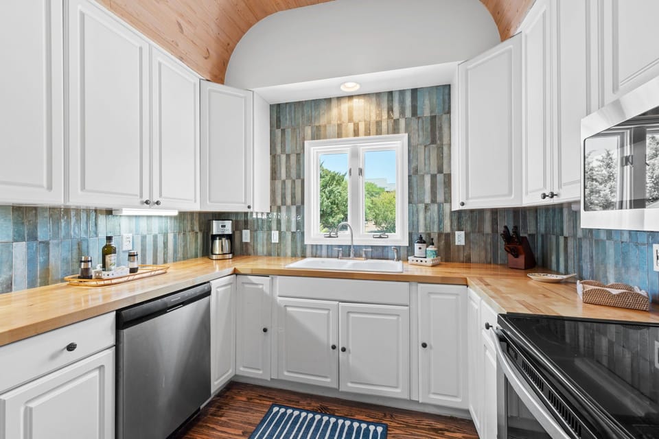 KITCHEN TO COOK UP SOME GREAT MEMORIES