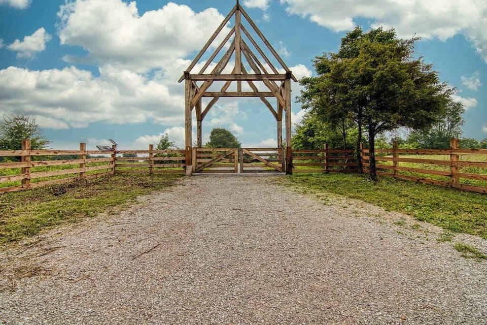 Gate entrance from street