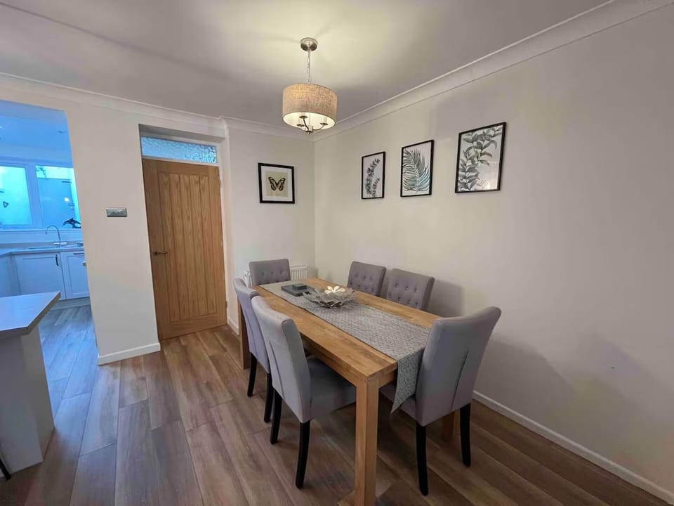 Cottage | Dining