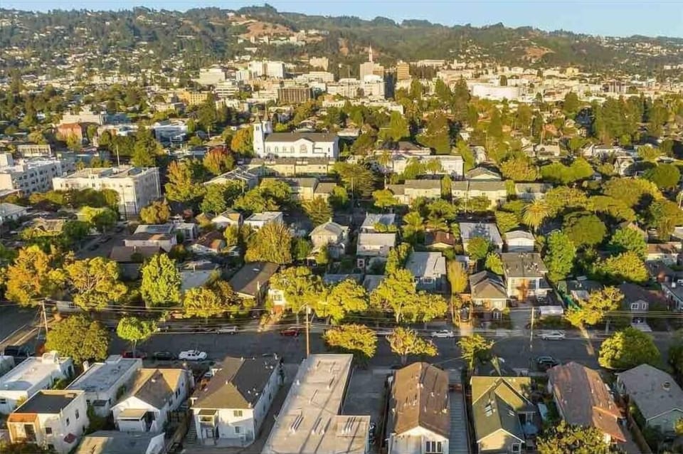 Central Berkeley is flat and with lush greens.