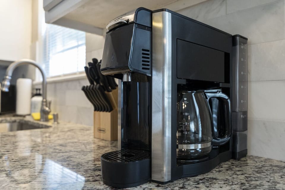 Dual coffee maker for drip coffee or Keurig, or both!