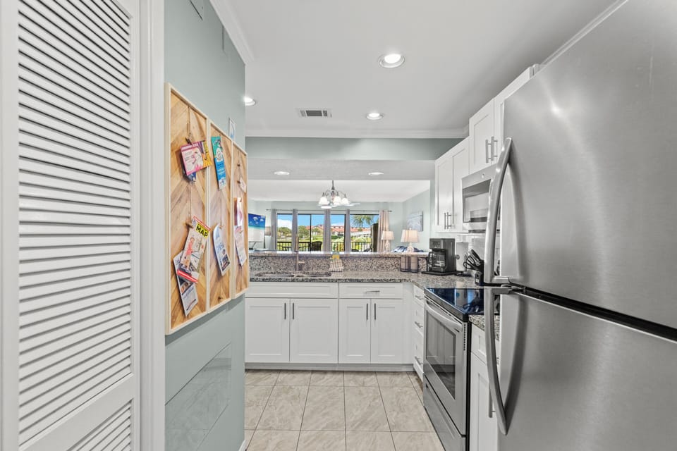 Townhome, Multiple Beds, Balcony (Edgewater Villa 3112) | Private kitchen | Toaster, dining table