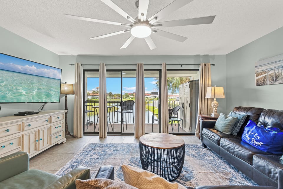 Townhome, Multiple Beds, Balcony (Edgewater Villa 3112) | Living area | 42-inch flat-screen TV with digital channels