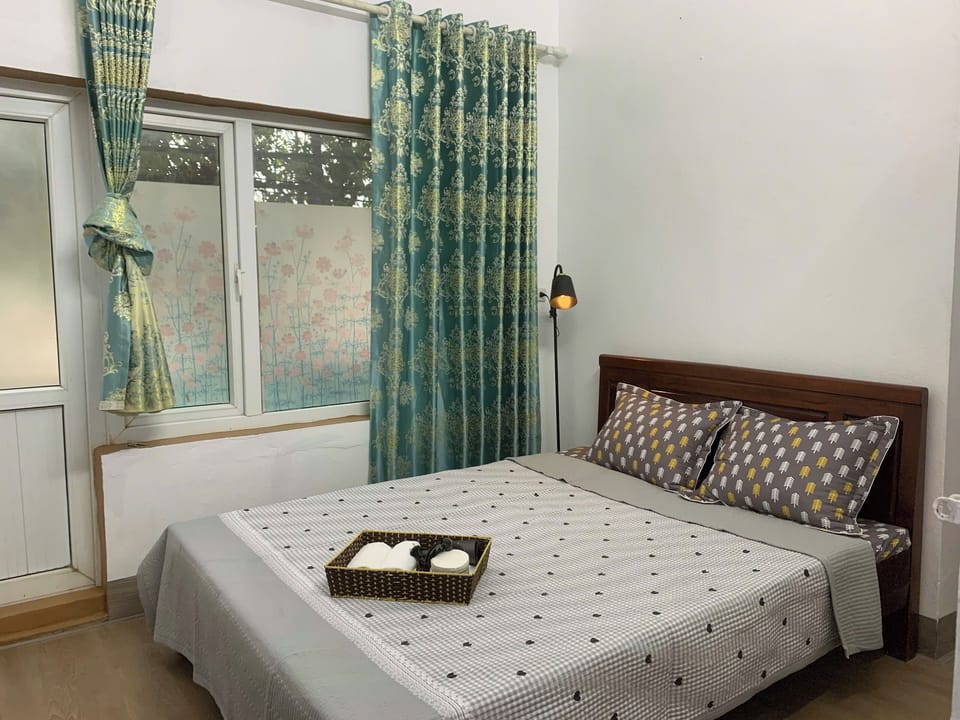 Basic Double Room, City View | Soundproofing