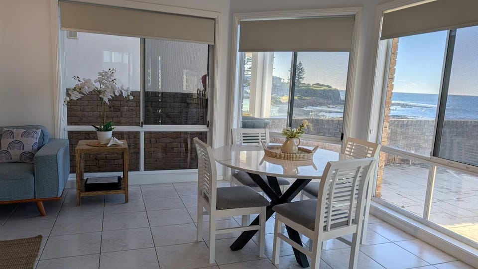 Dining area  - ocean views 