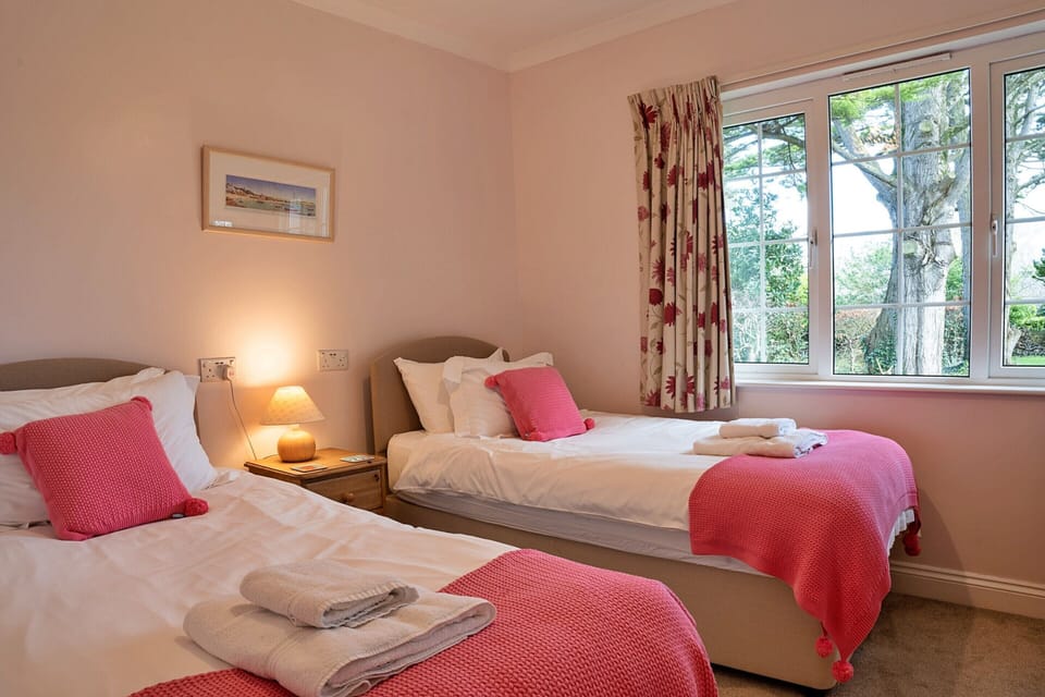 Cottage in Cornwall Near Sandy Beach House in England