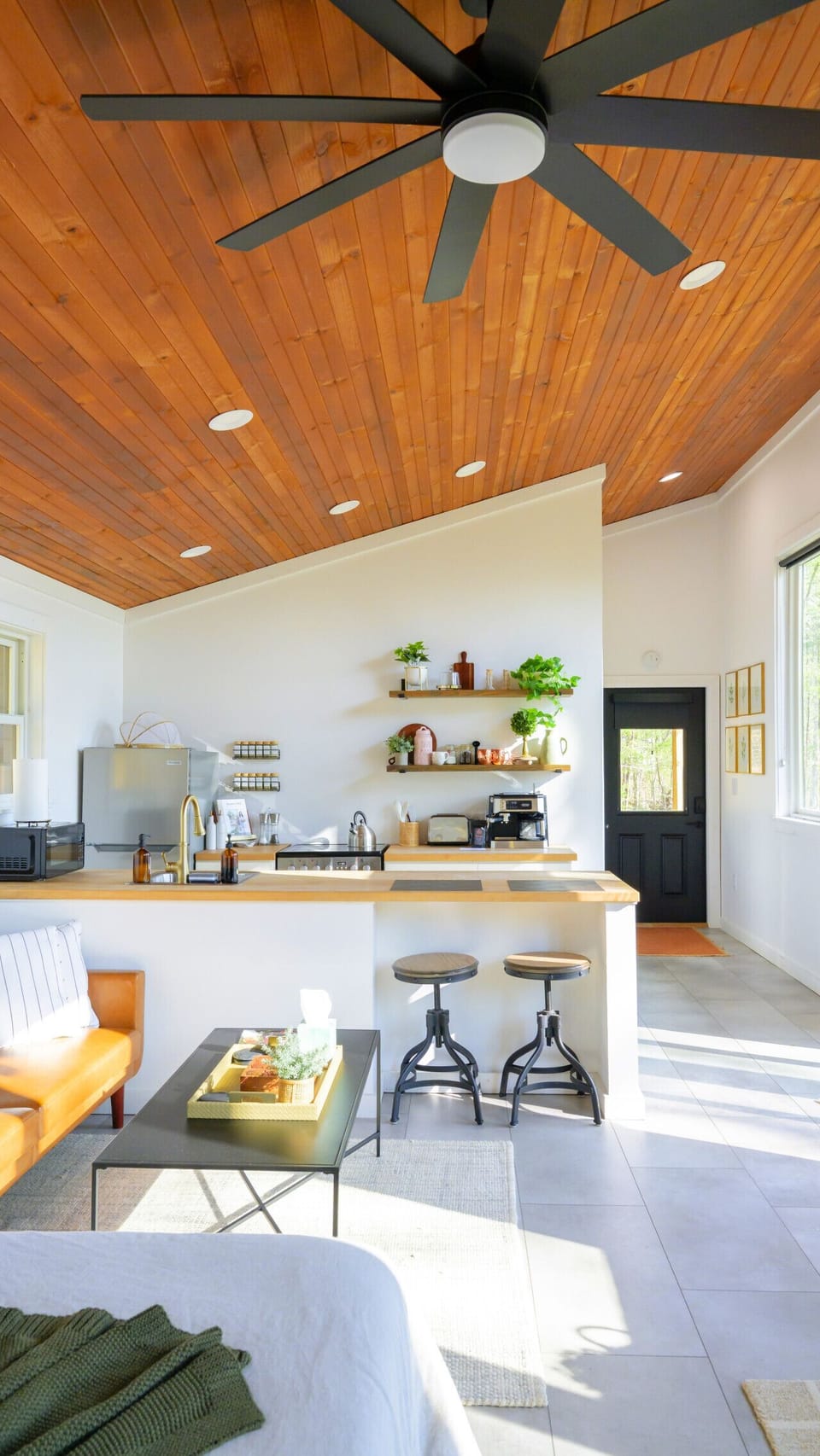 Cook together, laugh together, eat together — the kitchen is fully equipped for the kind of meals that make getaways feel unforgettable.