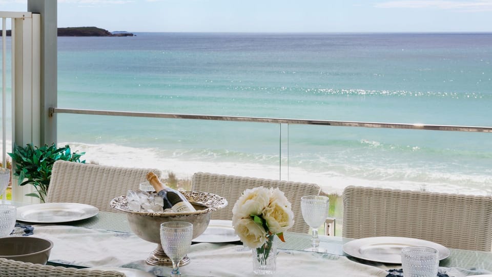 Stunning Balcony View over ocean