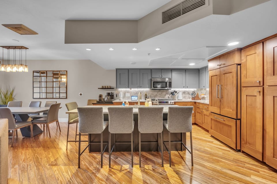Kitchen: Drip coffee maker, cooking utensils, tableware, KitchenAid appliances, air fryer, Keurig, espresso machine