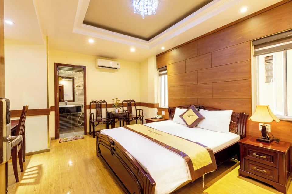 Queen Room, City View | Minibar, free WiFi, bed sheets