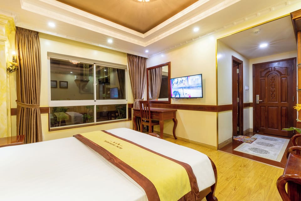 Royal Room, City View | Minibar, free WiFi, bed sheets