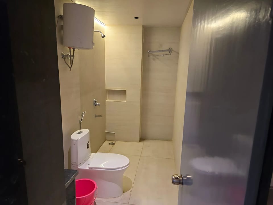 Deluxe Double Room, City View | Desk, laptop workspace, free WiFi