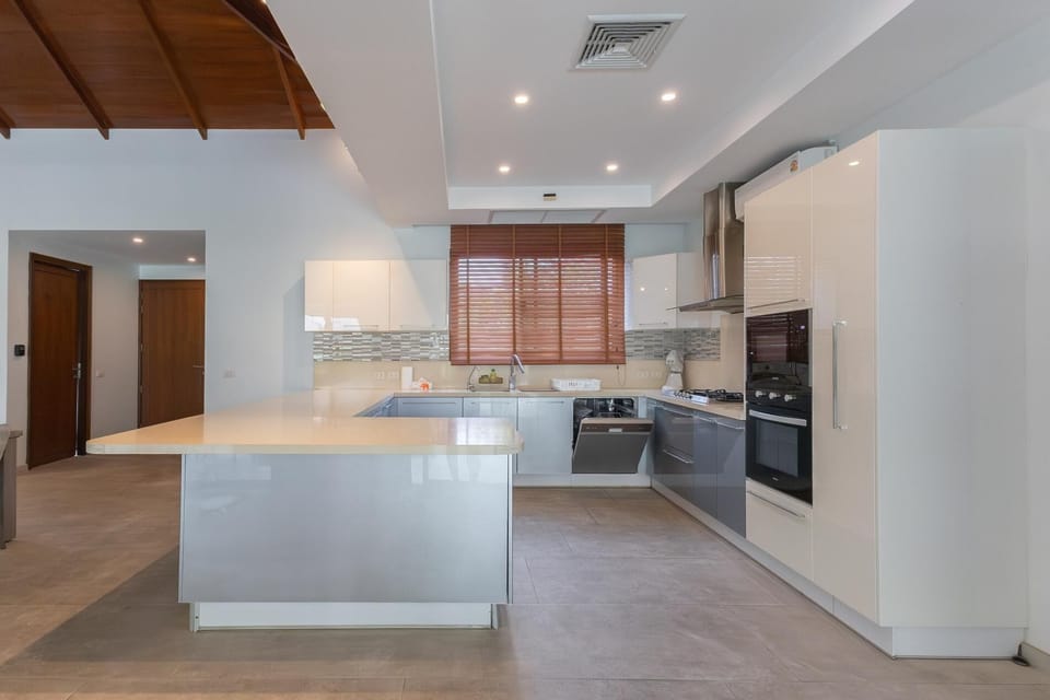 Luxury 4BR Villa 5 Private Pool, Jacuzzi (4791)