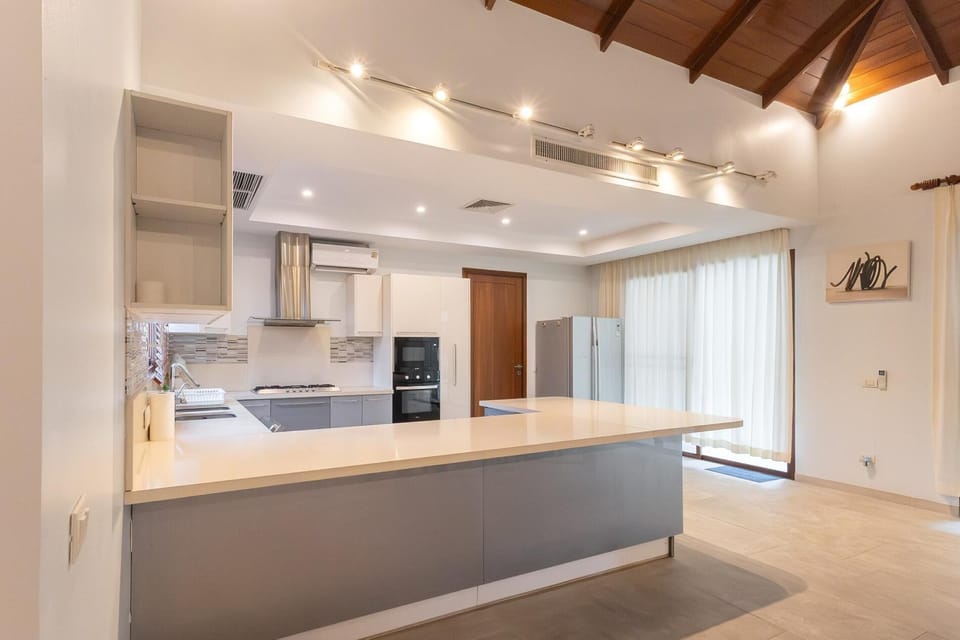 Luxury 4BR Villa 5 Private Pool, Jacuzzi (4789)