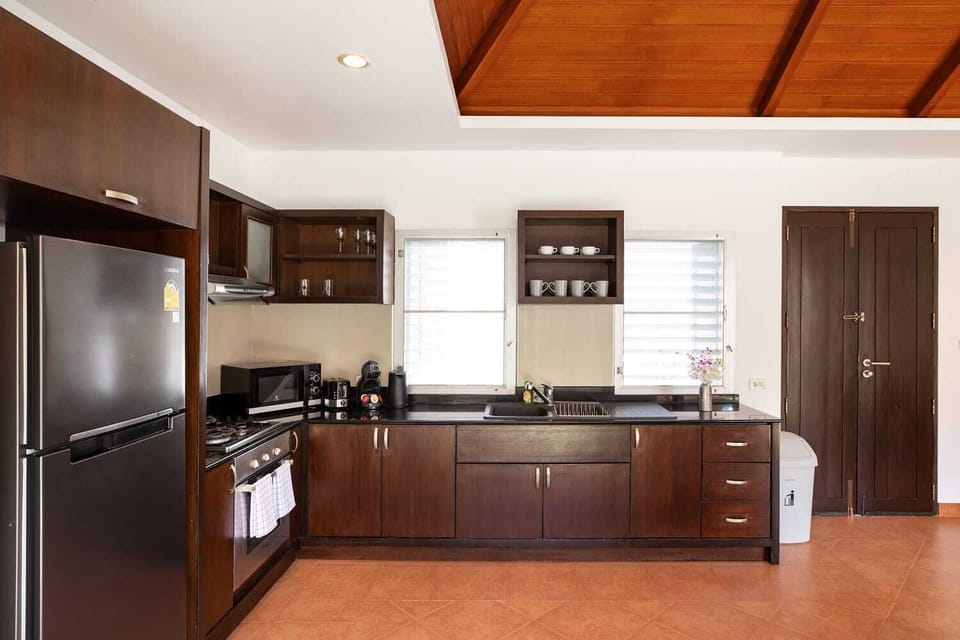 Family Villa, 3 Bedrooms, Pool View | Private kitchen | Electric kettle, toaster