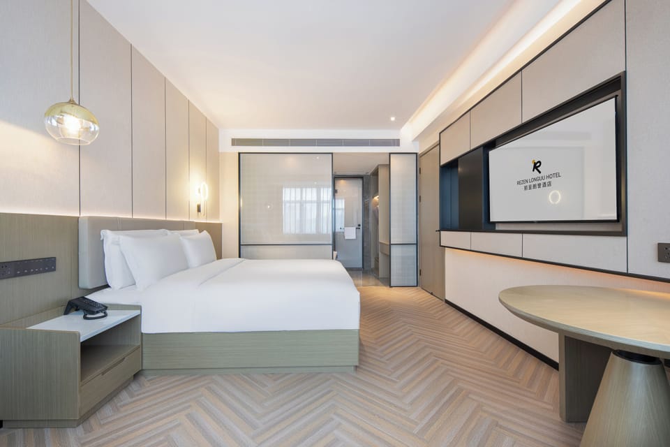 Suite, City View (Free Deliver Service to Canton Fair Complex During Canton Fair) | In-room safe, desk, laptop workspace, blackout drapes