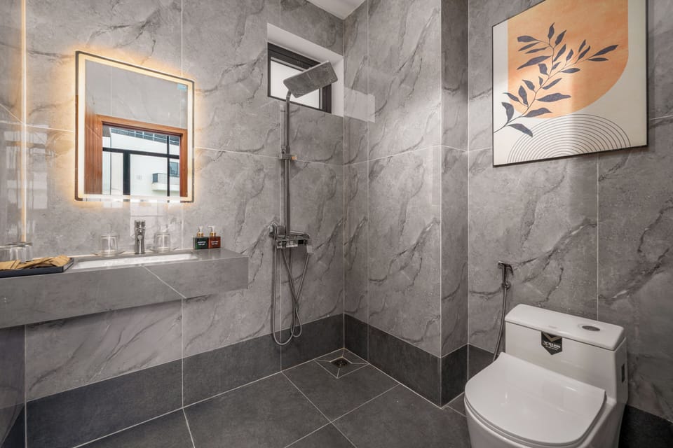 Shower, hydromassage showerhead, hair dryer, slippers