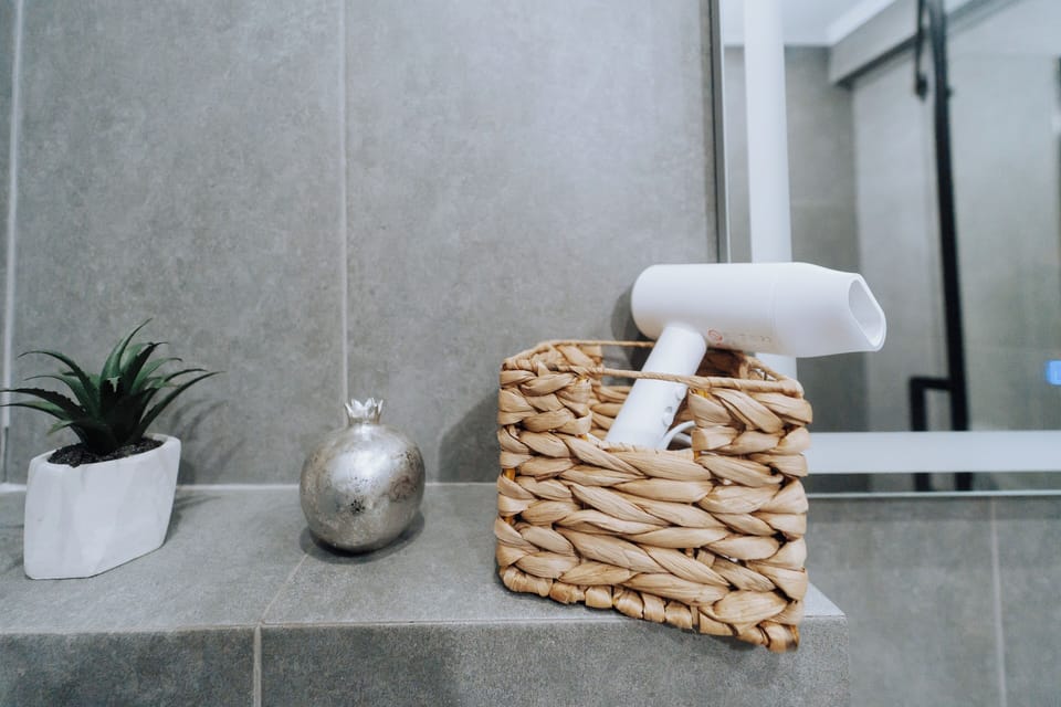 Bathroom amenities