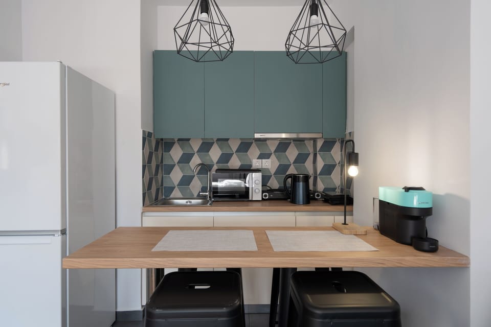 Studio, 1 Double Bed, Kitchenette, City View | Private kitchenette | Full-size fridge, microwave, stovetop, espresso maker