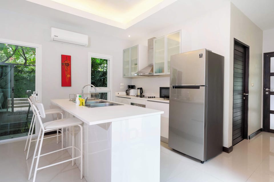 Family Villa, 3 Bedrooms, Pool View | Private kitchen | Electric kettle