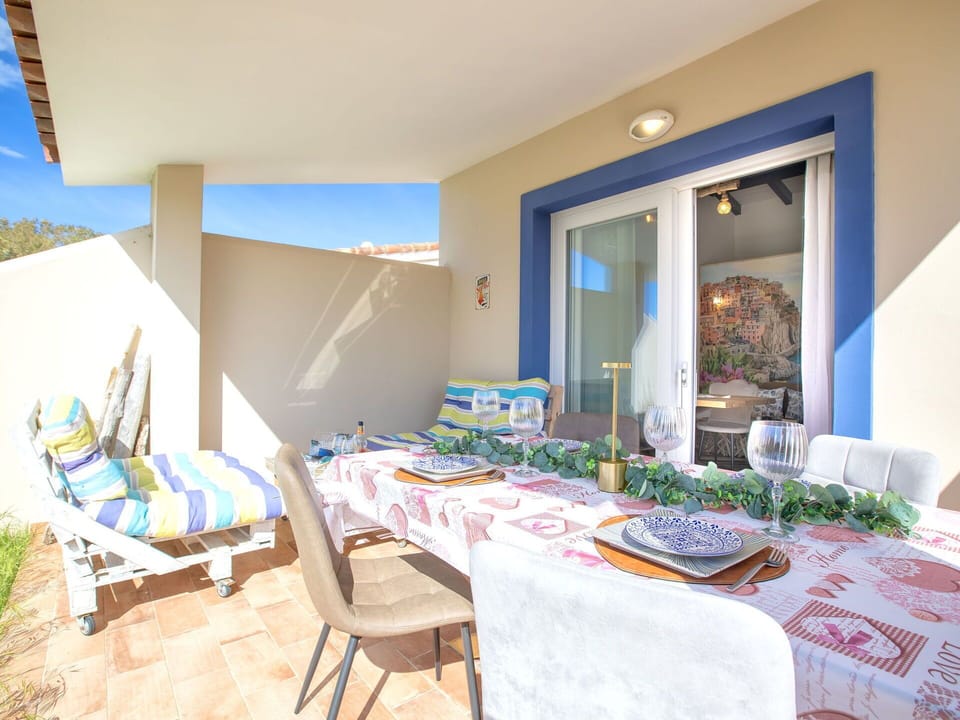 Furniture, Apartment, Chair, Wood Stain, Paint, Kitchen & Dining Room Table, Kitchen, Countertop, Major Appliance