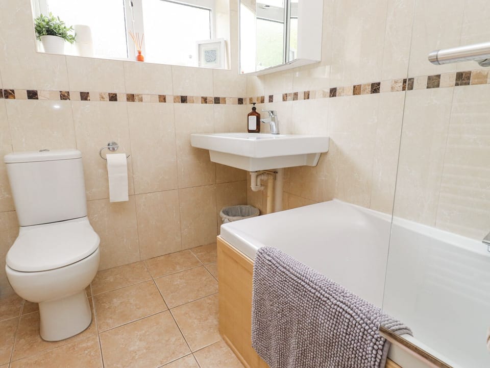 3 Glyn Y Mor Cottage in Wales