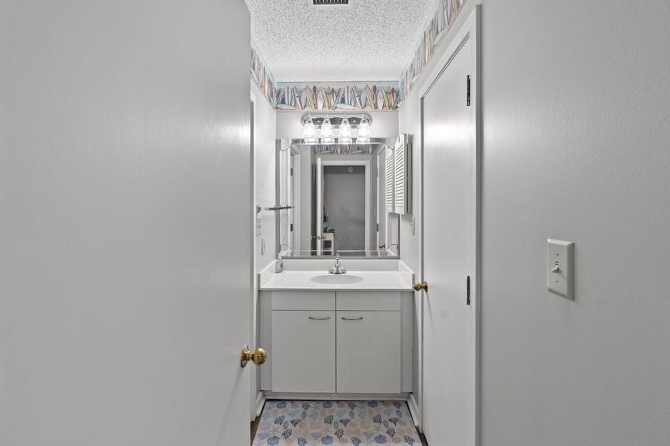 2nd Bathroom