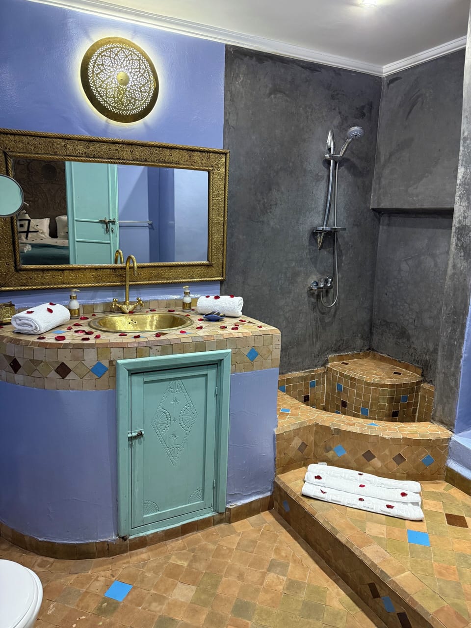 Family Double or Twin Room | Bathroom | Designer toiletries, hair dryer, towels, soap