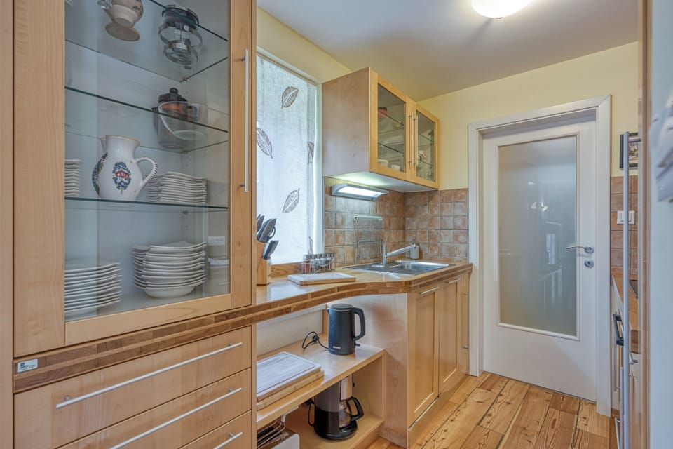 Honeymoon Chalet, 2 Bedrooms, 2 Bathrooms (Alpine Chalet Planica with Sauna) | Private kitchen