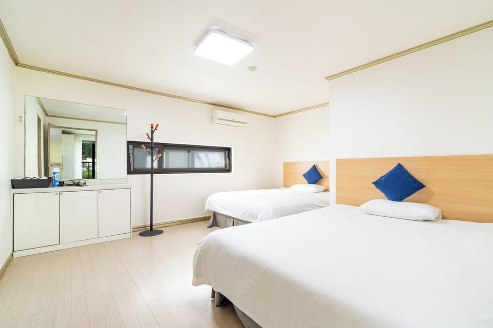 Resort Room | Soundproofing, free WiFi, bed sheets
