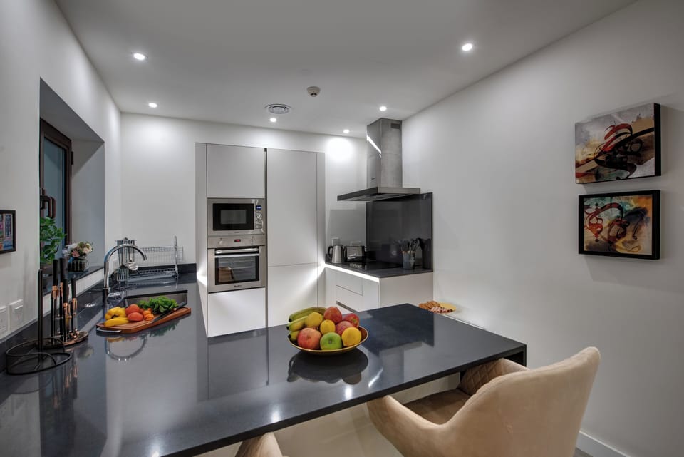 Luxury Apartment, Garden View | Private kitchen | Electric kettle