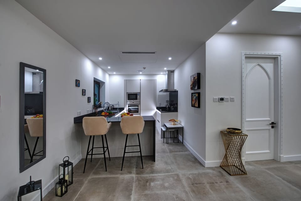 Luxury Apartment, Garden View | Private kitchen | Electric kettle